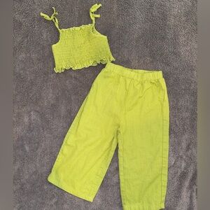 Cute little girls two-piece outfit